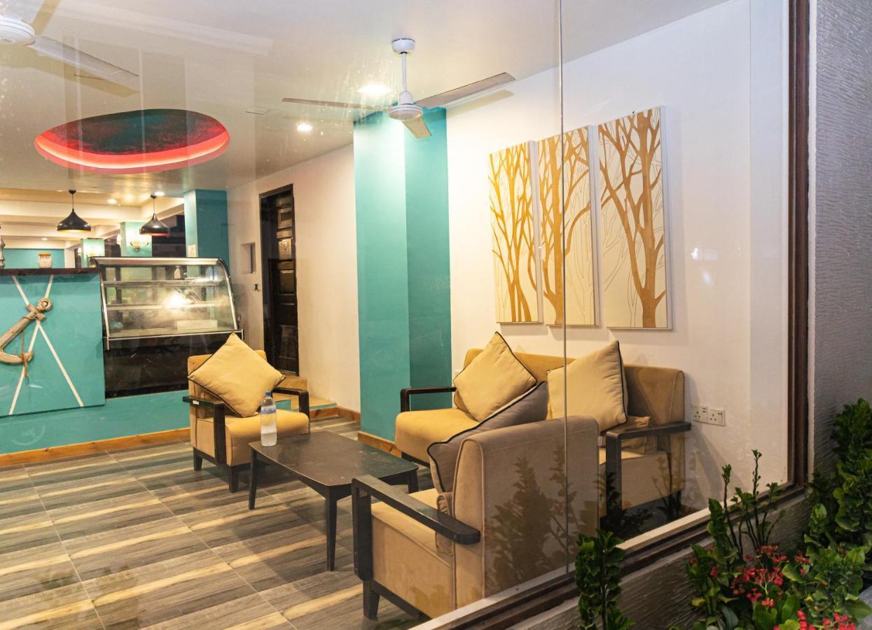 Aquzz Hotel & Spa - Maldives Maafushi Extérieur photo
